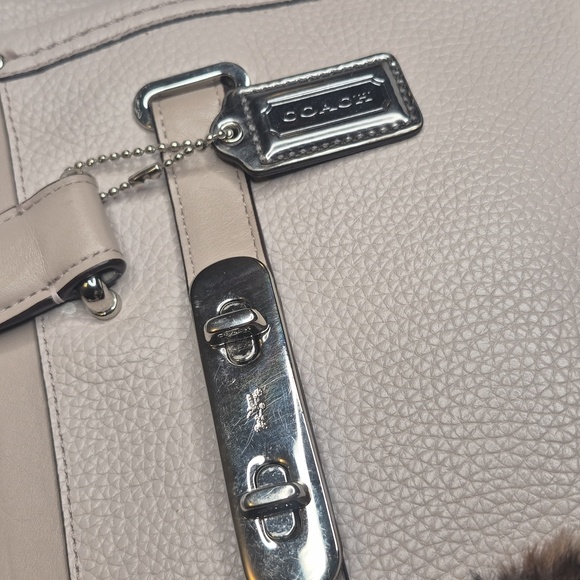 Coach Swagger Taupe/Beige/Tan Handbag, Crossbody, Satchel - Picture 4 of 17